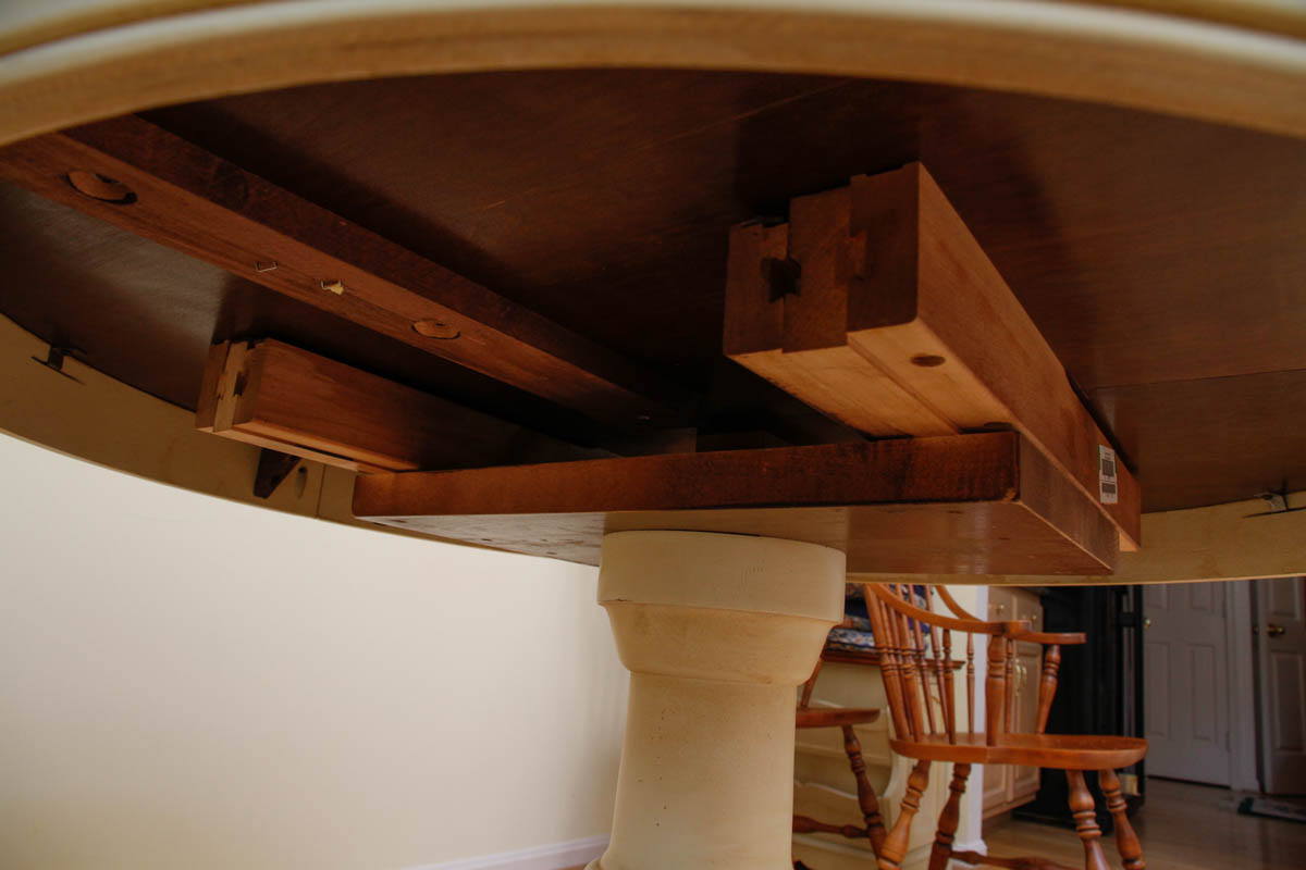 Ethan Allen Kitchen Table and Chairs