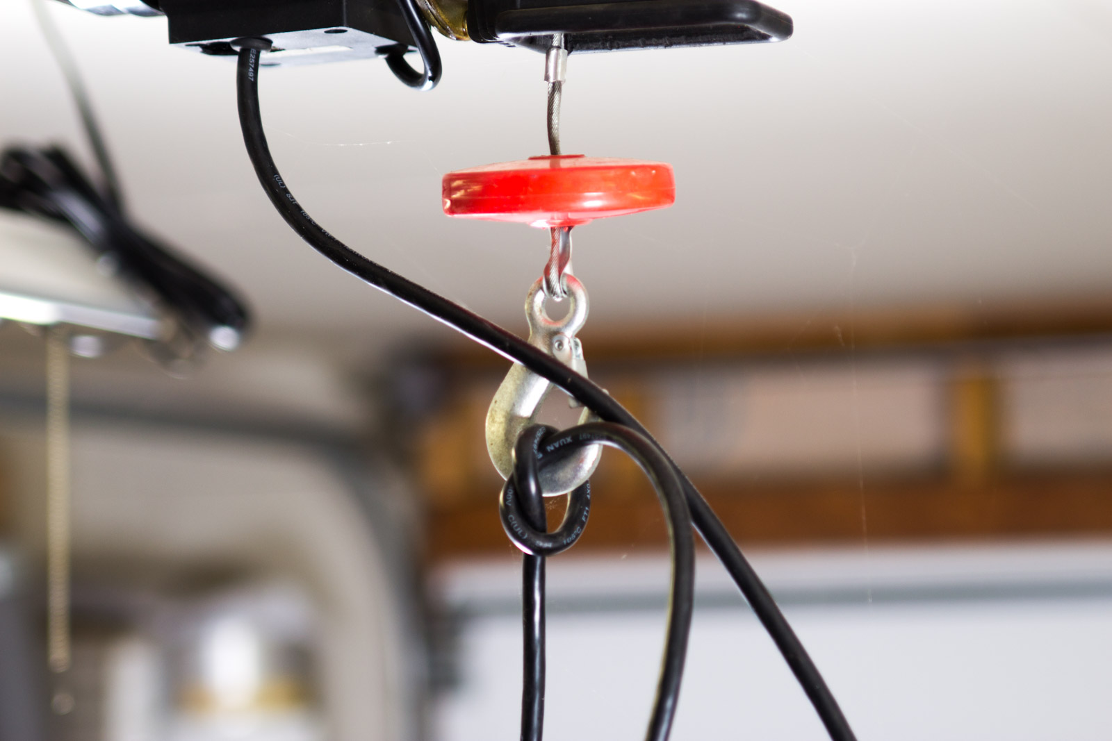 Chicago Electric Power Tools 93251 Electric Hoist