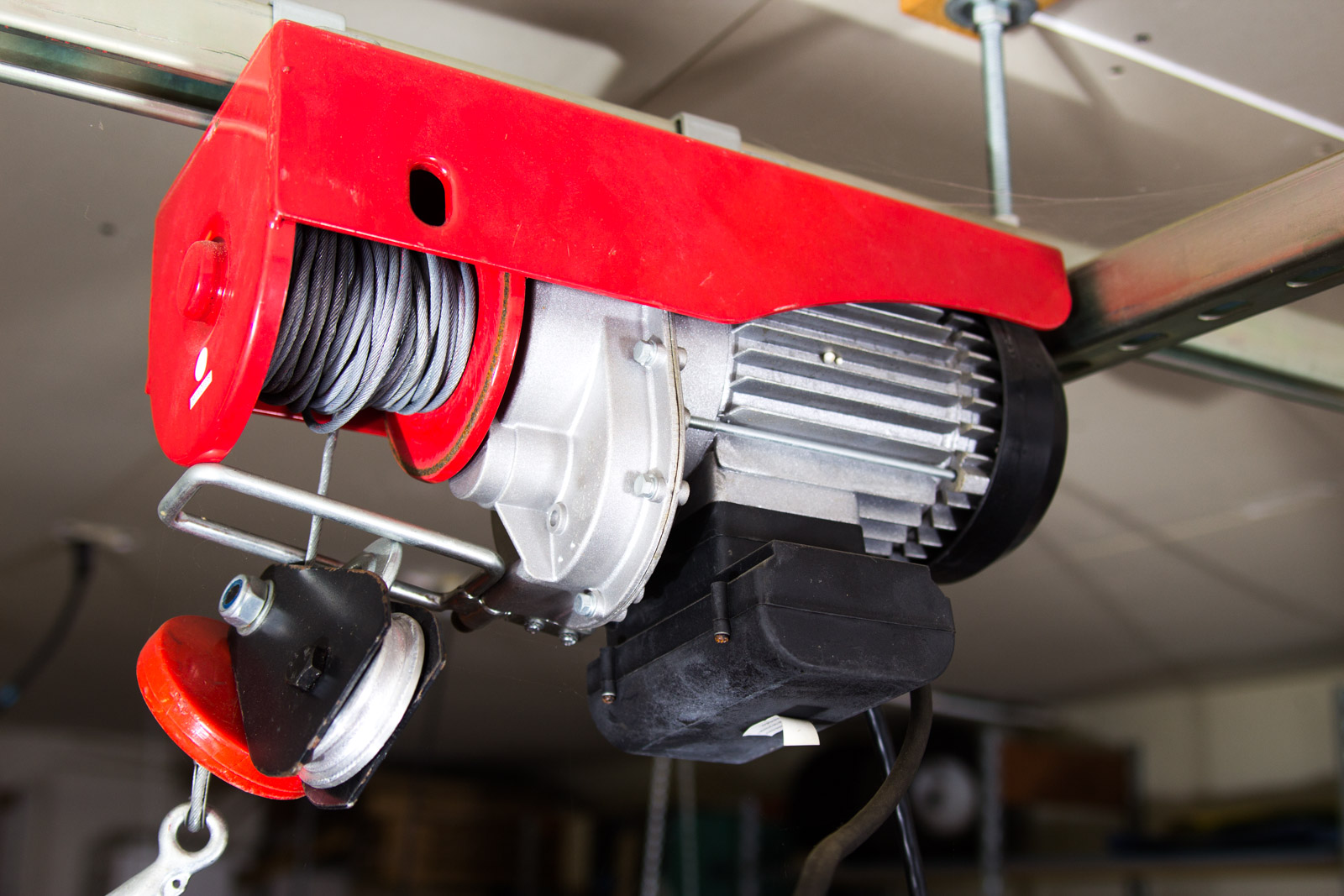 Chicago Electric Power Tools 93251 Electric Hoist