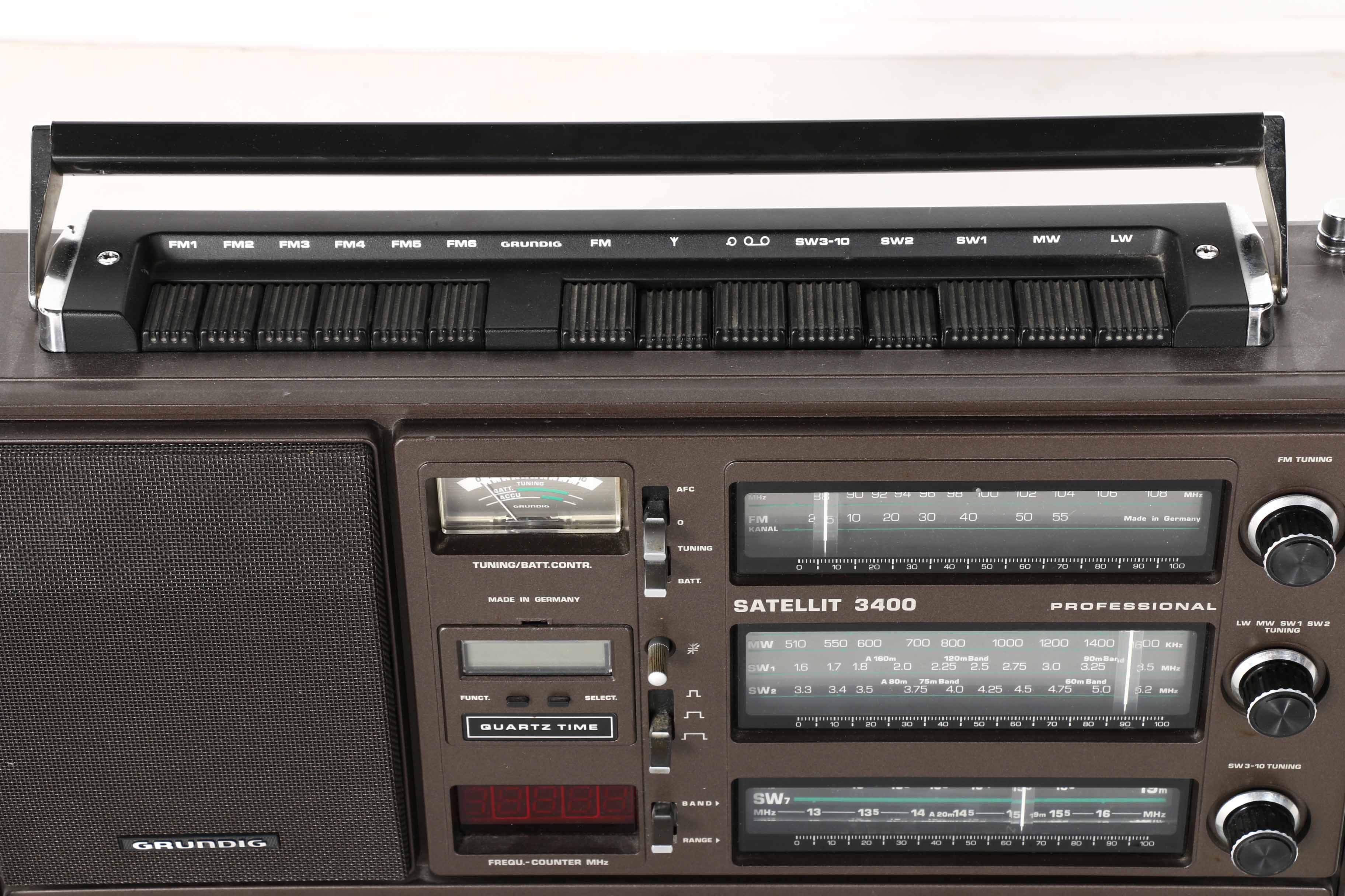 Grundig Satellit 3400 Satellite Radio