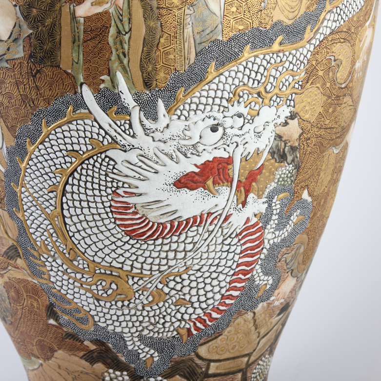 Japanese Meiji Period Thousand Face Satsuma Ware Vase