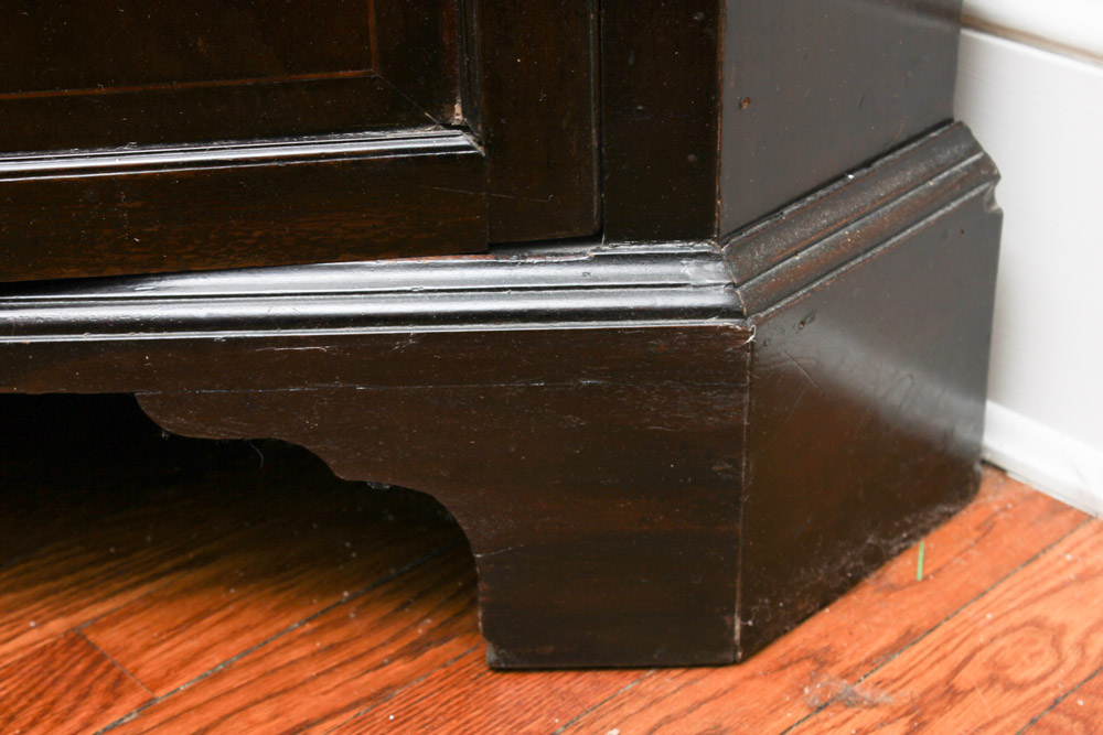 Superb 18th Century Georgian Corner Cabinet