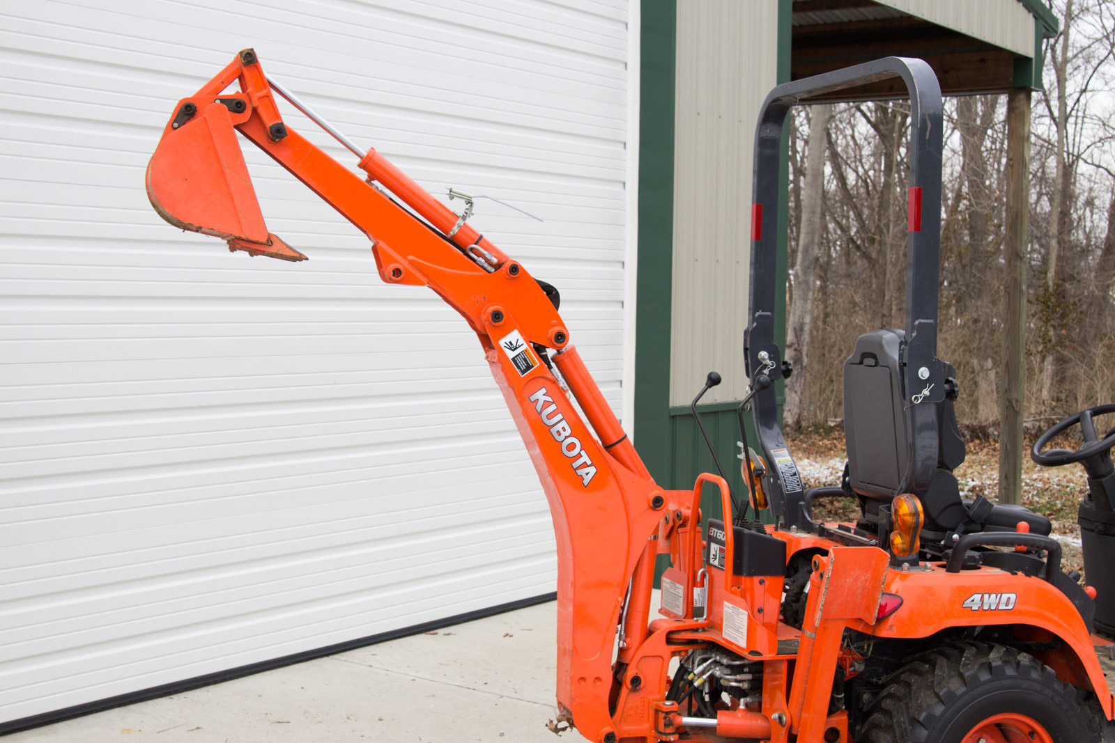 Kubota BX25DLB Tractor with Loader and Backhoe Attachments