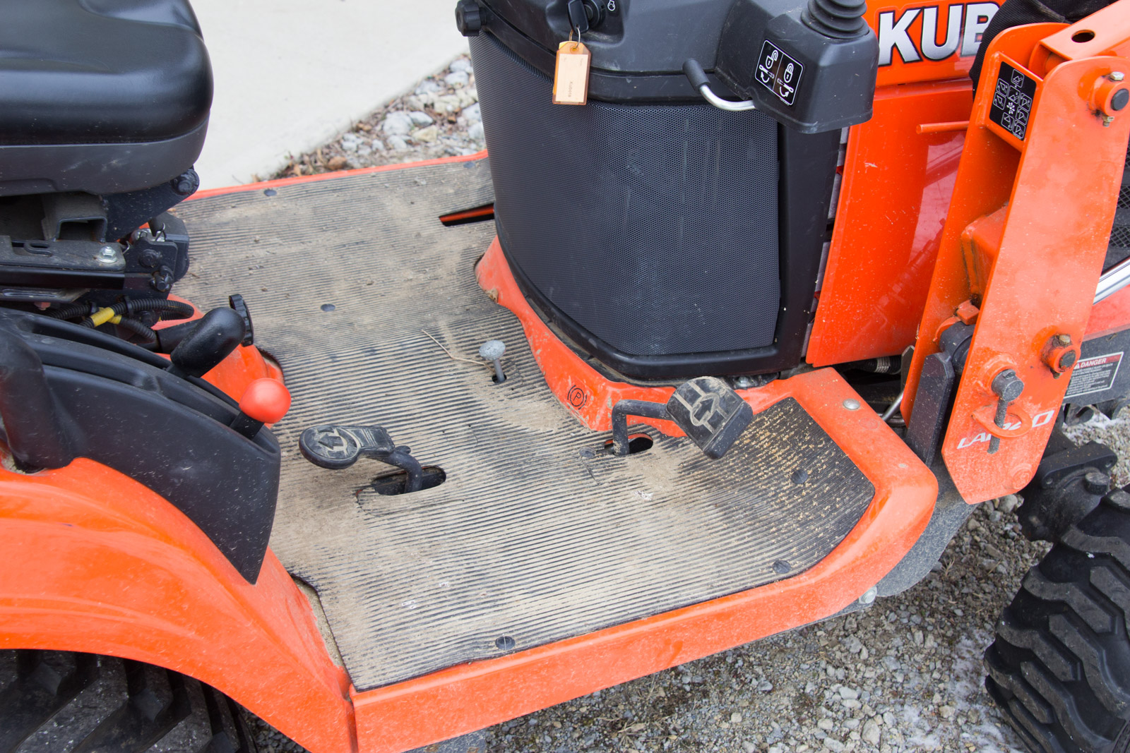 Kubota BX25DLB Tractor with Loader and Backhoe Attachments