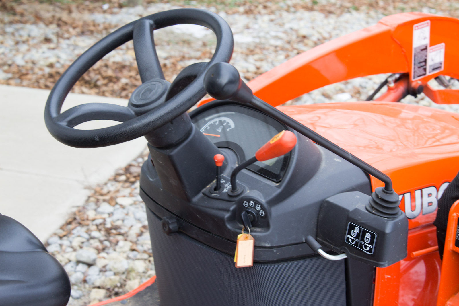 Kubota BX25DLB Tractor with Loader and Backhoe Attachments
