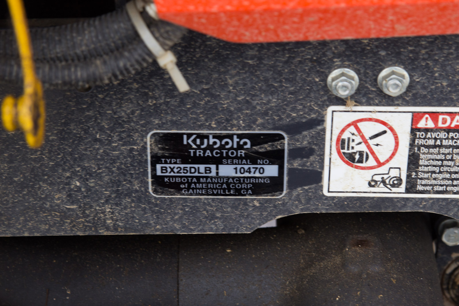 Kubota BX25DLB Tractor with Loader and Backhoe Attachments