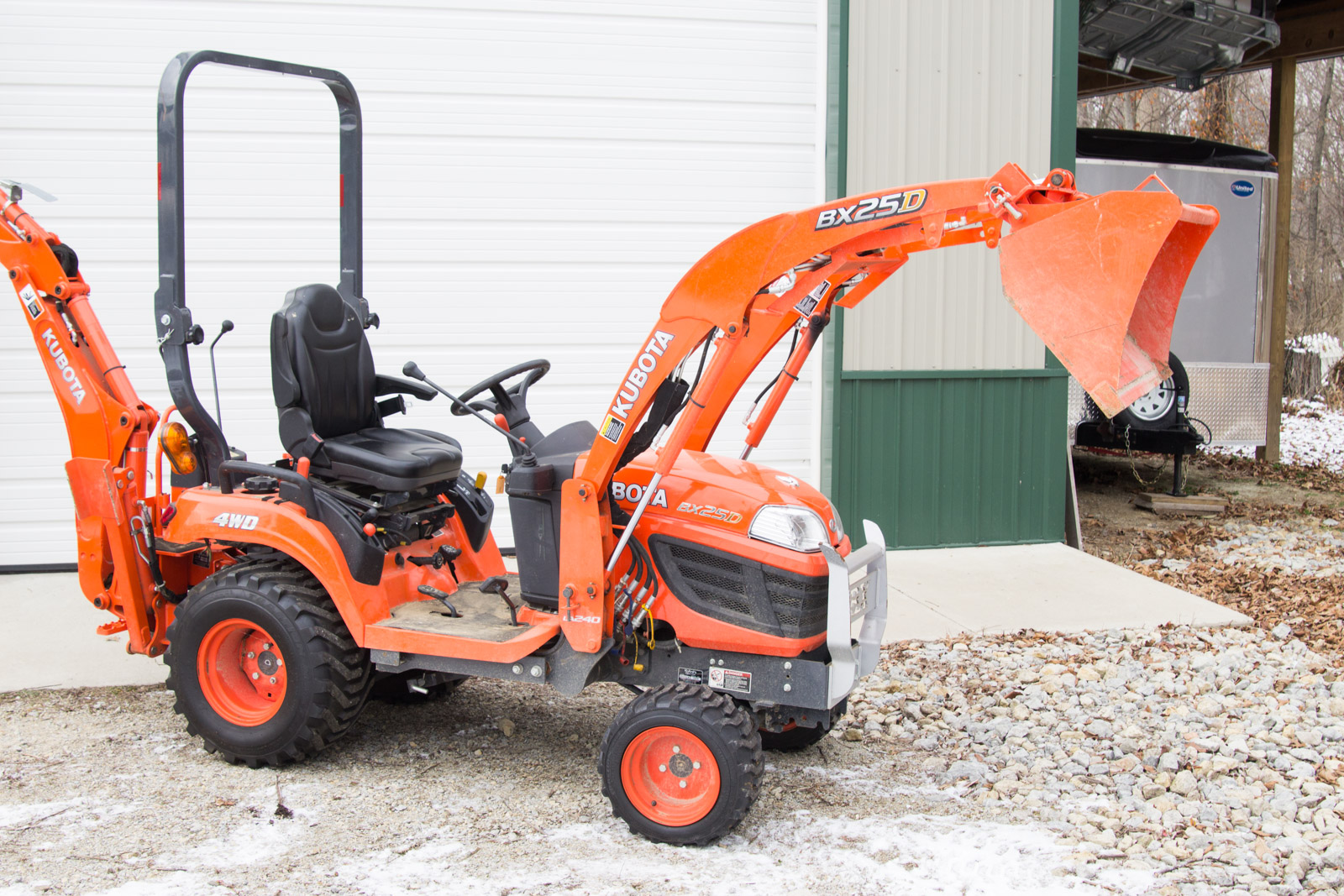 Kubota BX25DLB Tractor with Loader and Backhoe Attachments