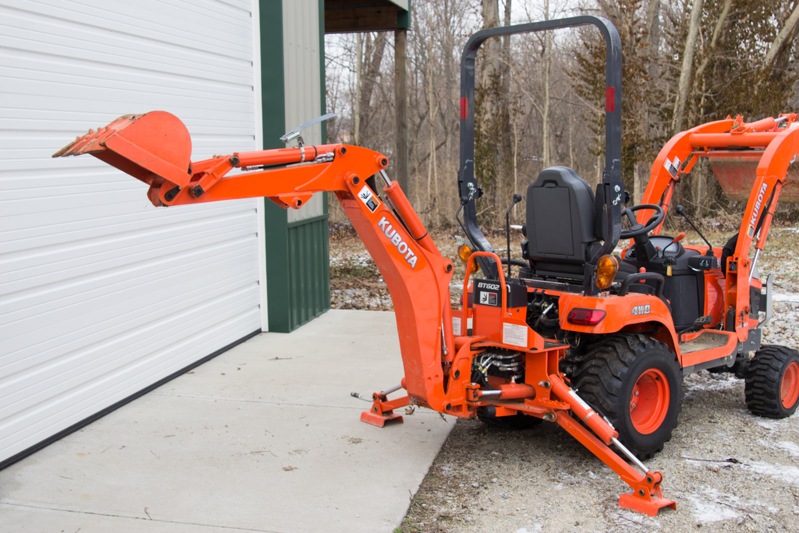 Kubota BX25DLB Tractor with Loader and Backhoe Attachments