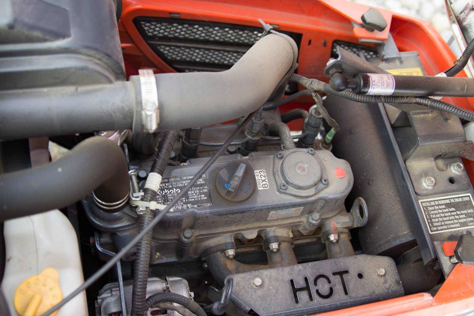 Kubota BX25DLB Tractor with Loader and Backhoe Attachments