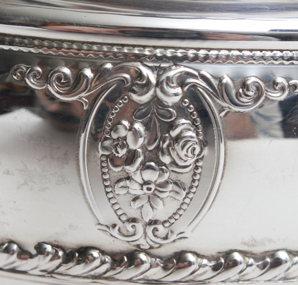 Wallace Sterling Silver "Rose Point" Sugar Bowl