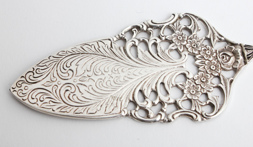Sterling Rose Pie Server with Six 800 Silver Spoons