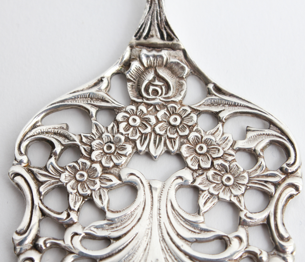 Sterling Rose Pie Server with Six 800 Silver Spoons