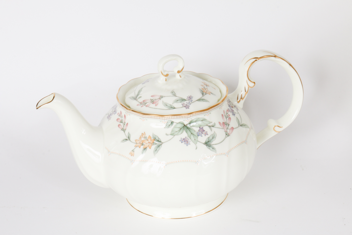 Noritake Brookhollow Bone China for Eight and Accessories