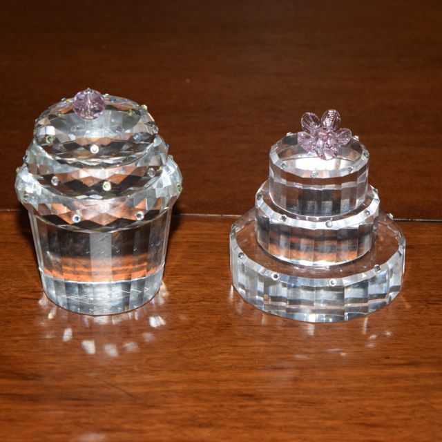 Simon Designs Crystal Cupcake and Cake Paperweights