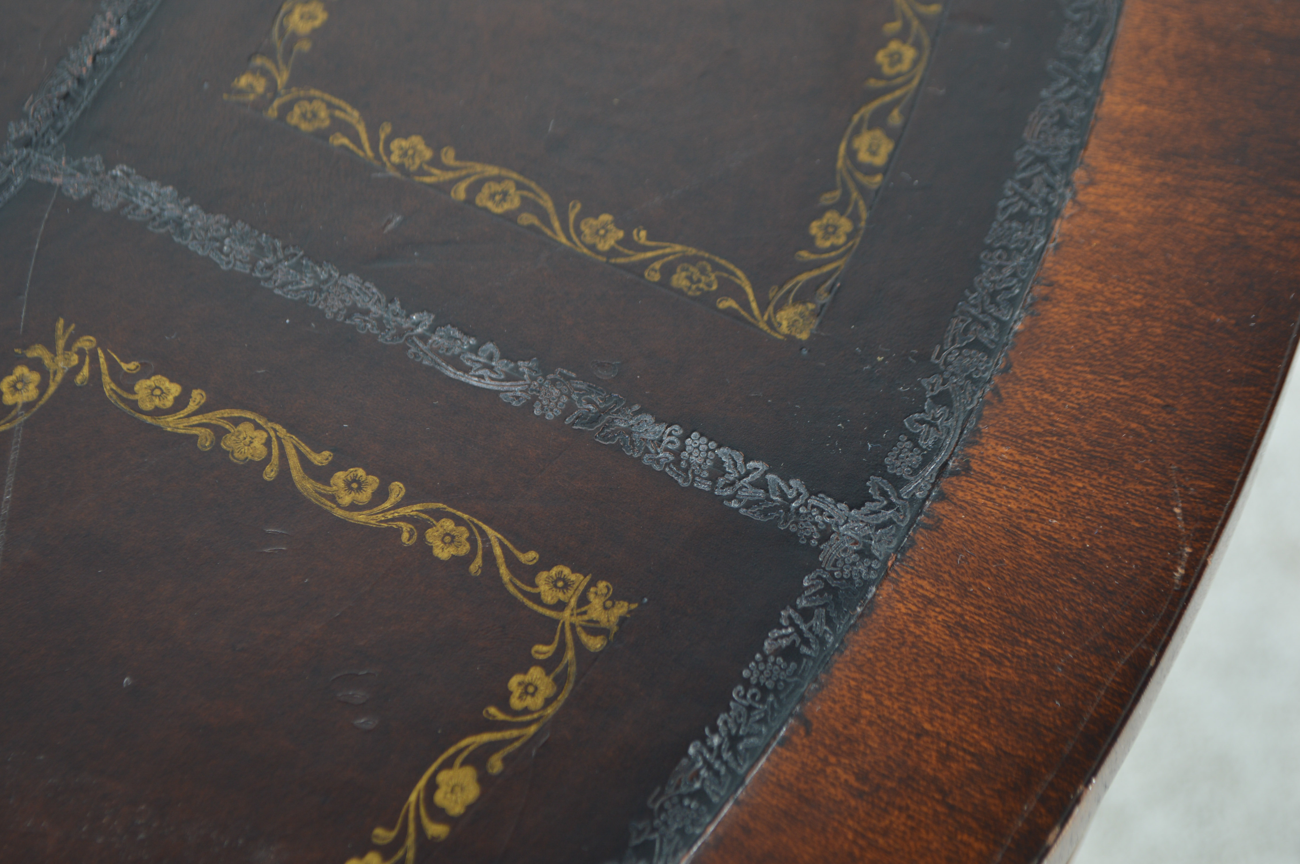 Lloyd Buxton Reproduction Georgian Style Pedestal Table