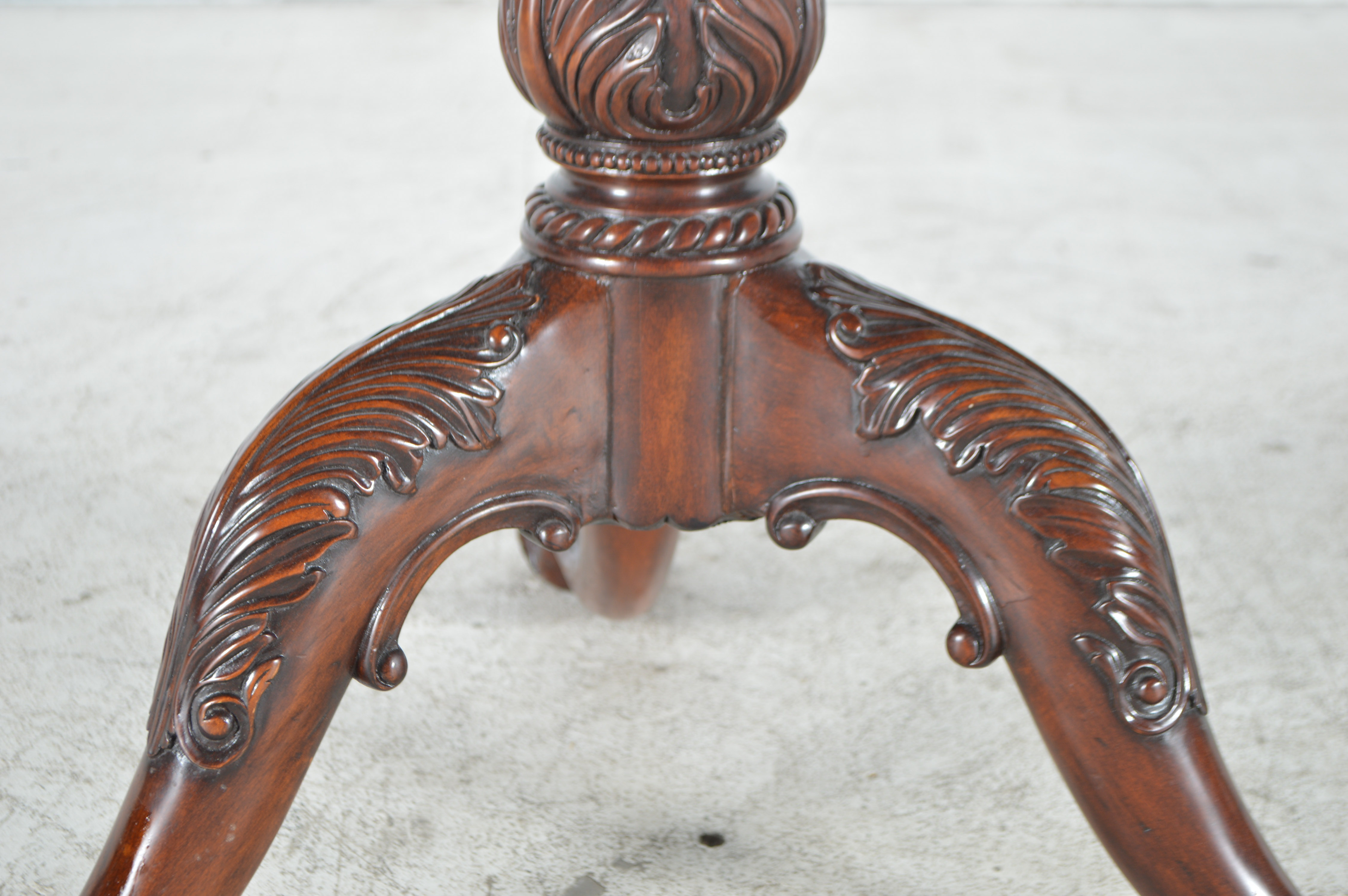 Lloyd Buxton Reproduction Georgian Style Pedestal Table