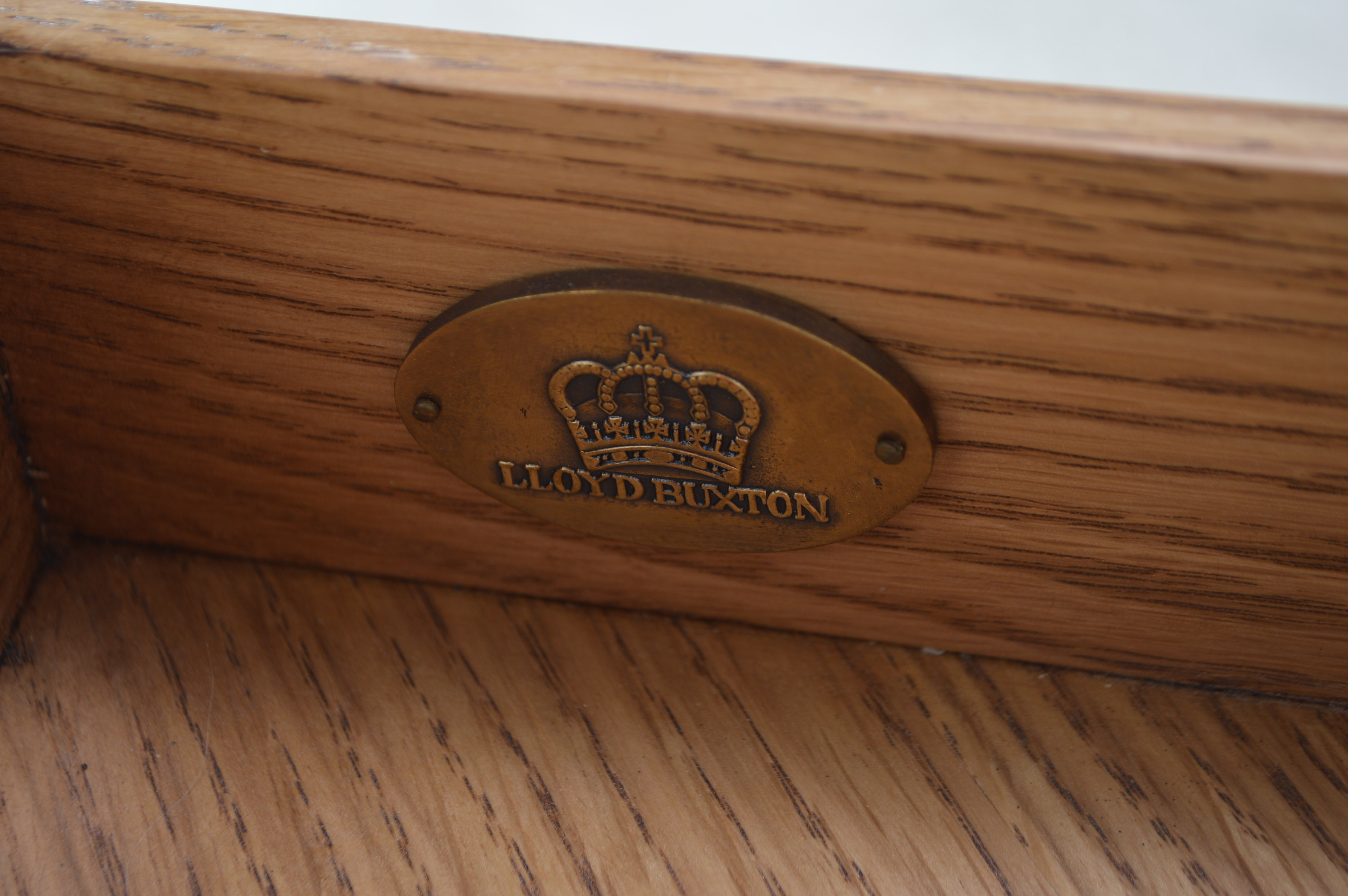 Lloyd Buxton Reproduction Georgian Style Pedestal Table