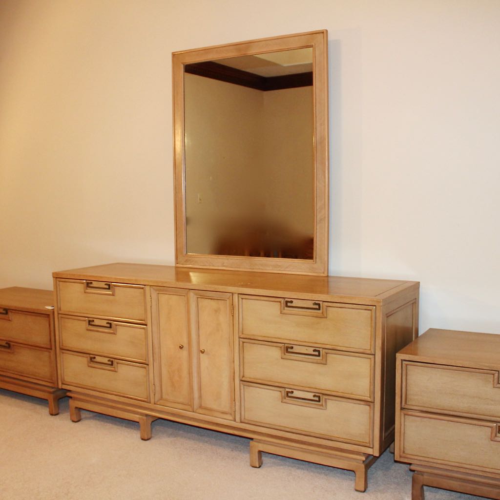Mid Century Modern American of Martinsville Dresser with Mirror