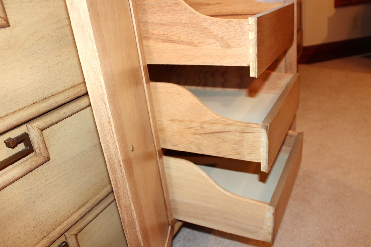 Mid Century Modern American of Martinsville Dresser with Mirror