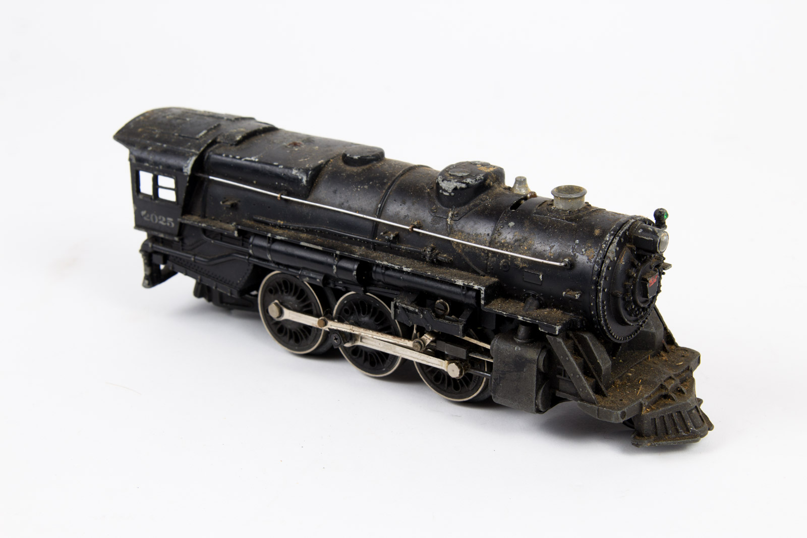 Vintage Lionel #2025 Steam Engine and #2466WX Tender Car