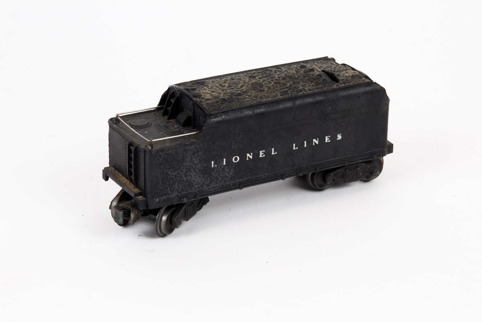 Vintage Lionel #2025 Steam Engine and #2466WX Tender Car