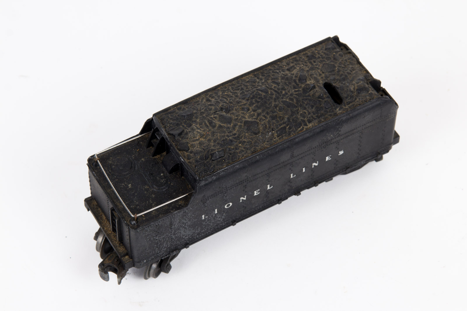 Vintage Lionel #2025 Steam Engine and #2466WX Tender Car