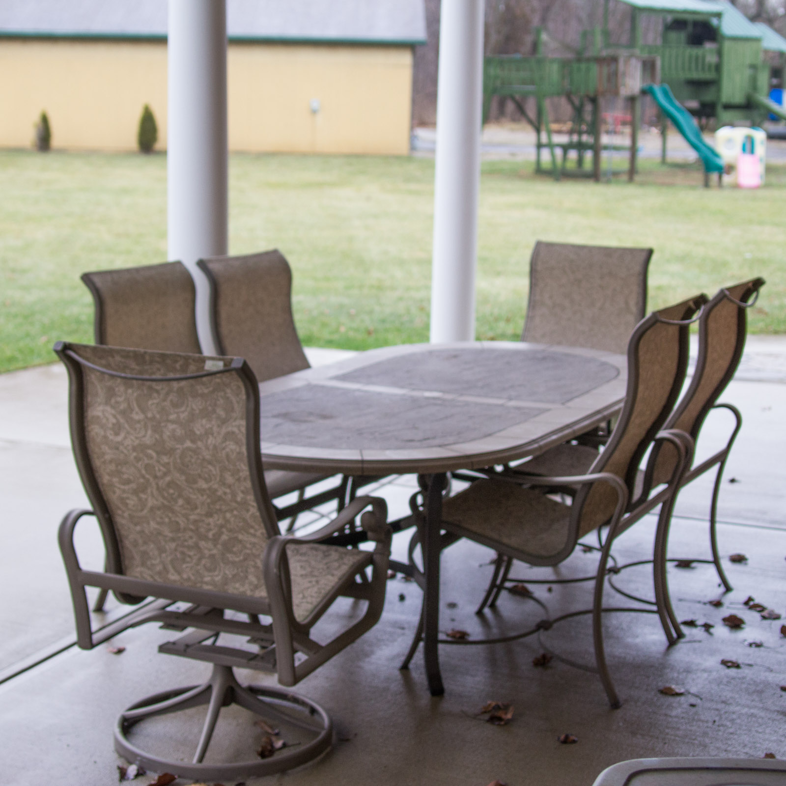 Tropitone Patio Furniture Set