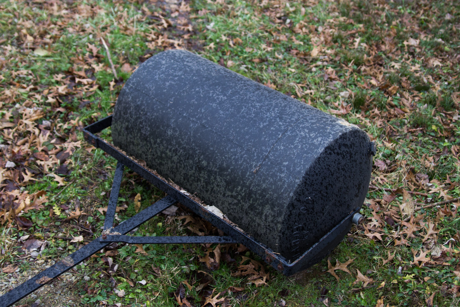 Brinly-Hardy Co. Water- Weighted Yard Roller