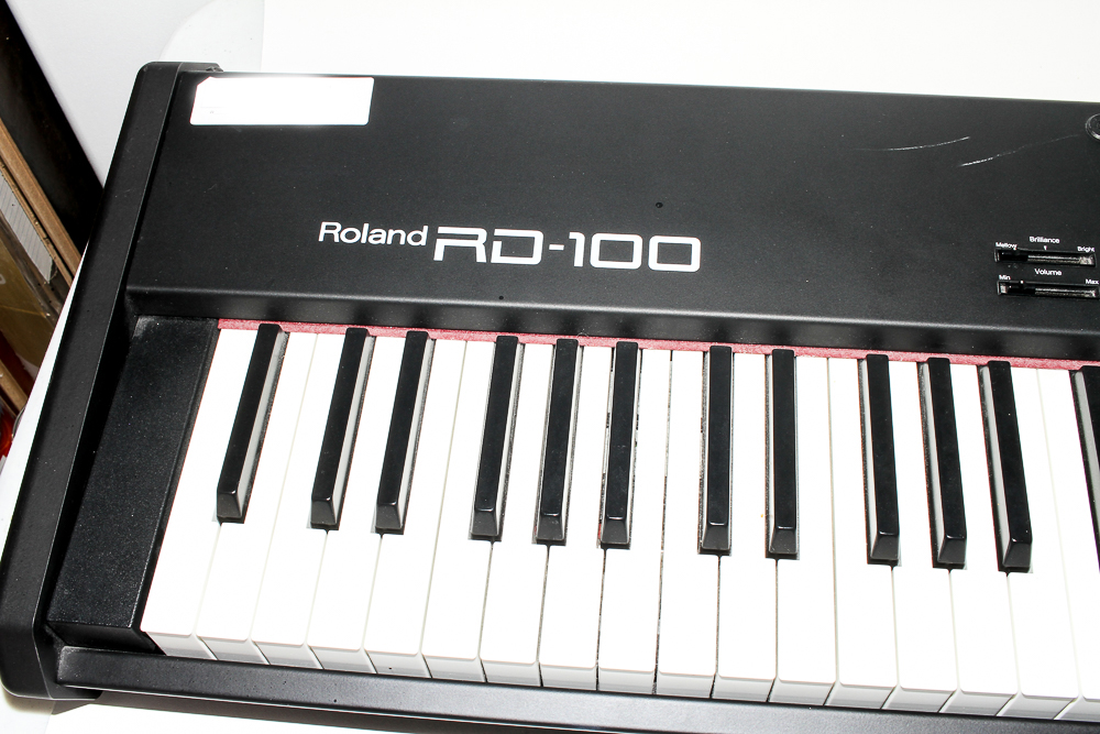 Roland RD-100 Electric Piano with Amplifier, Stand and Stool