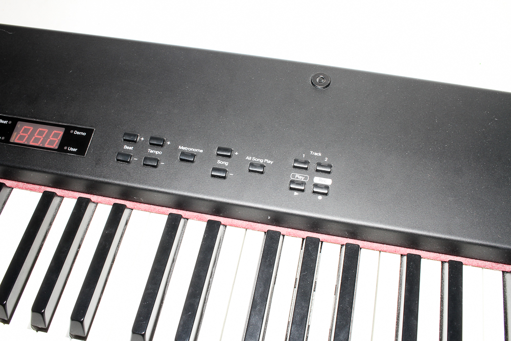 Roland RD-100 Electric Piano with Amplifier, Stand and Stool