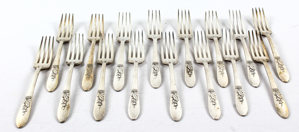 Oneida "Presentation" Pattern Silver Plate Flatware