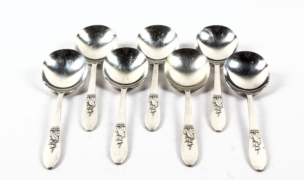 Oneida "Presentation" Pattern Silver Plate Flatware