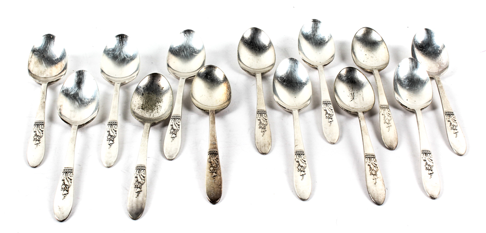 Oneida "Presentation" Pattern Silver Plate Flatware
