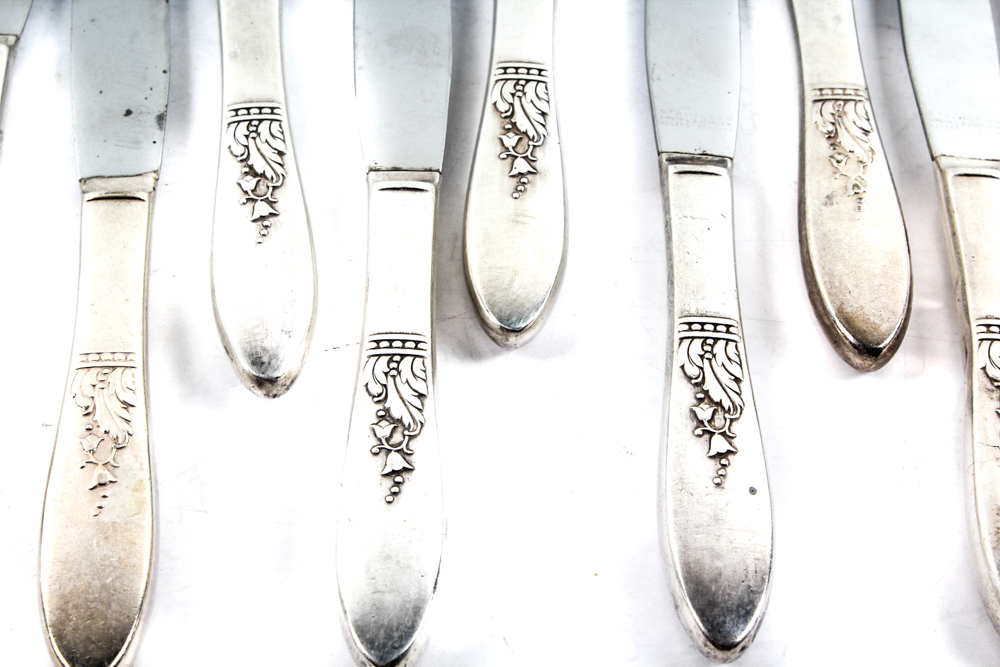 Oneida "Presentation" Pattern Silver Plate Flatware