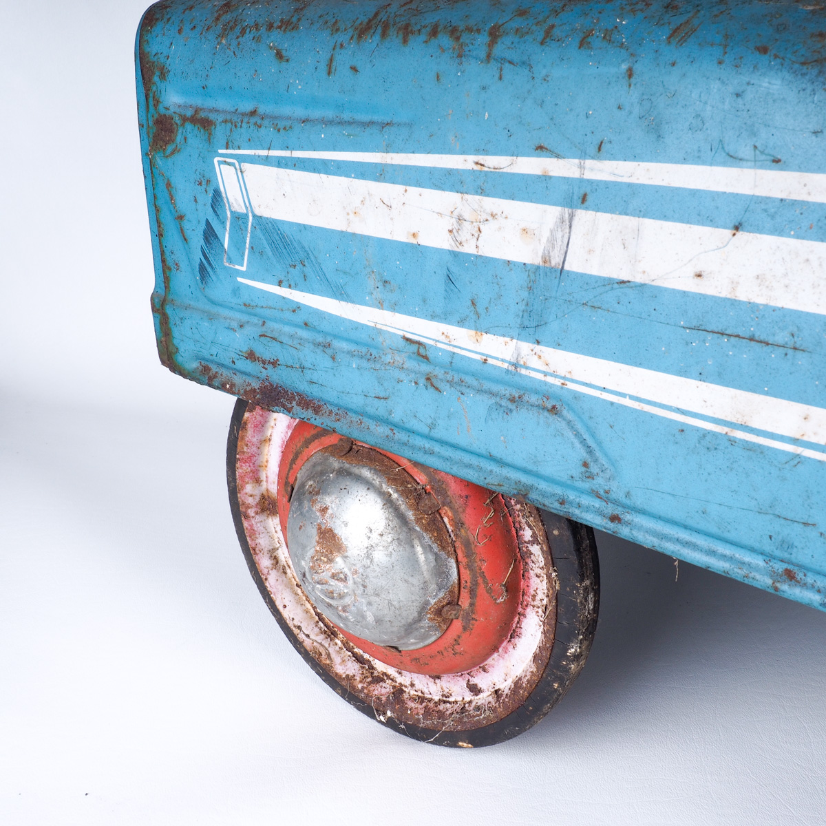 Vintage 1960s Murray Tee Bird Pedal Car