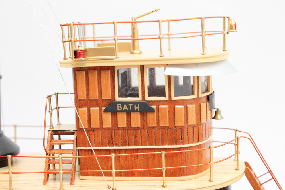"Bath" Model Tugboat with Case and Book