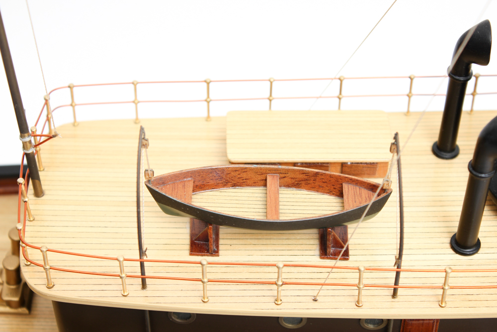 "Bath" Model Tugboat with Case and Book