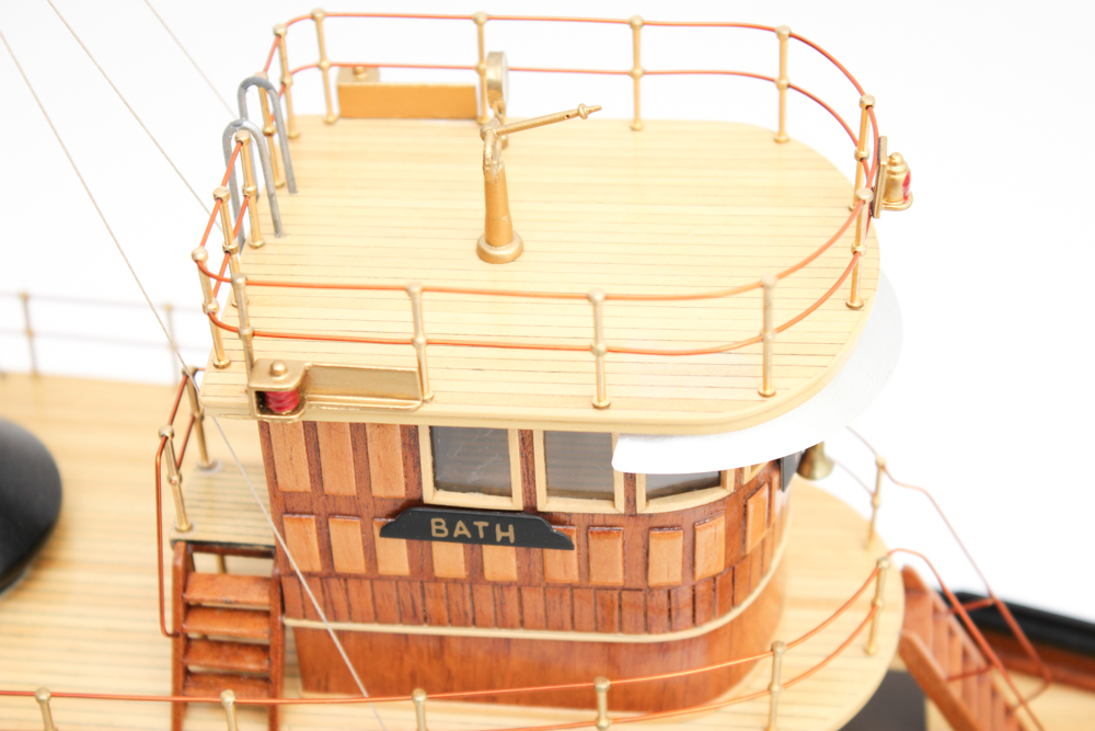 "Bath" Model Tugboat with Case and Book