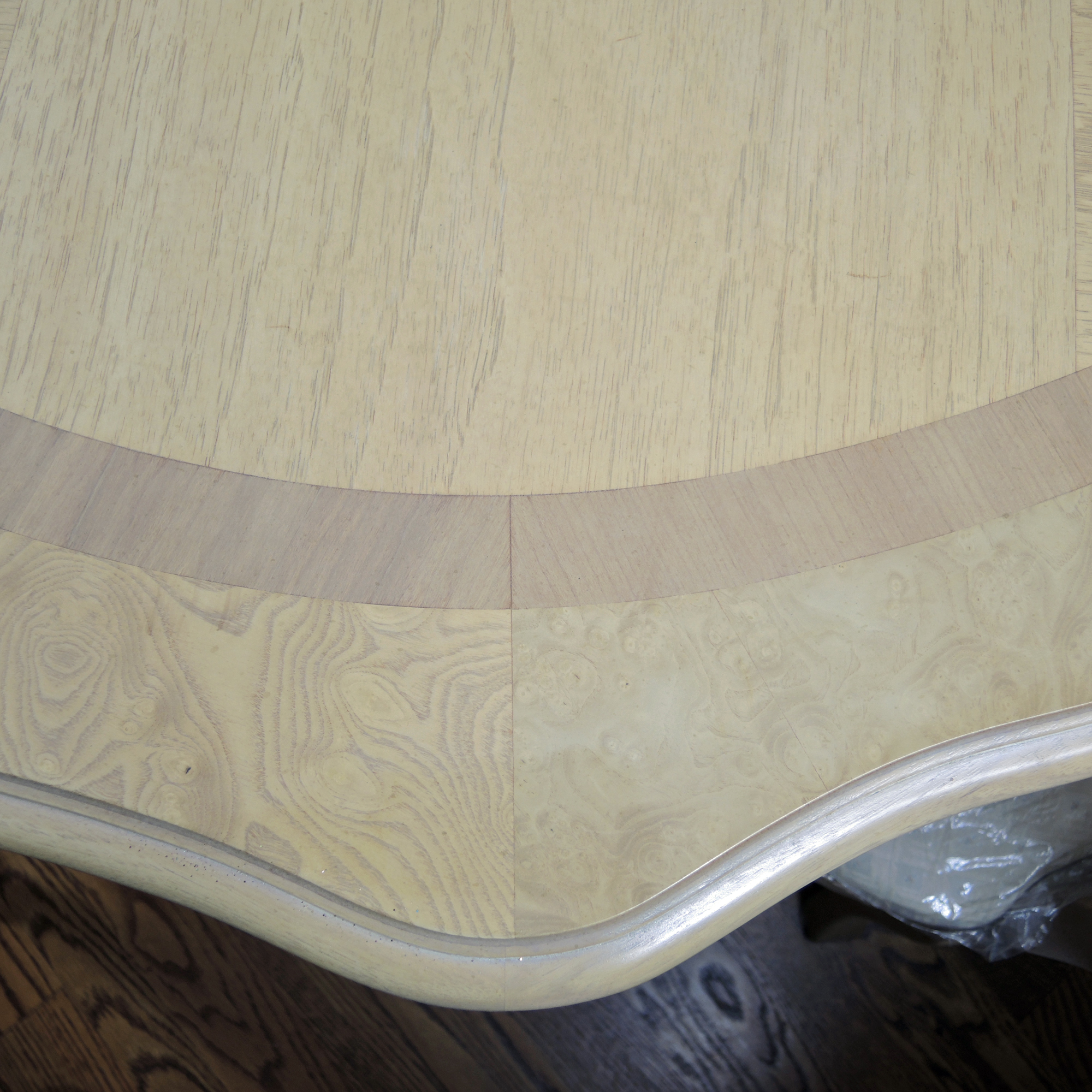 Thomasville French Provincial Style Dining Table and Six Chairs