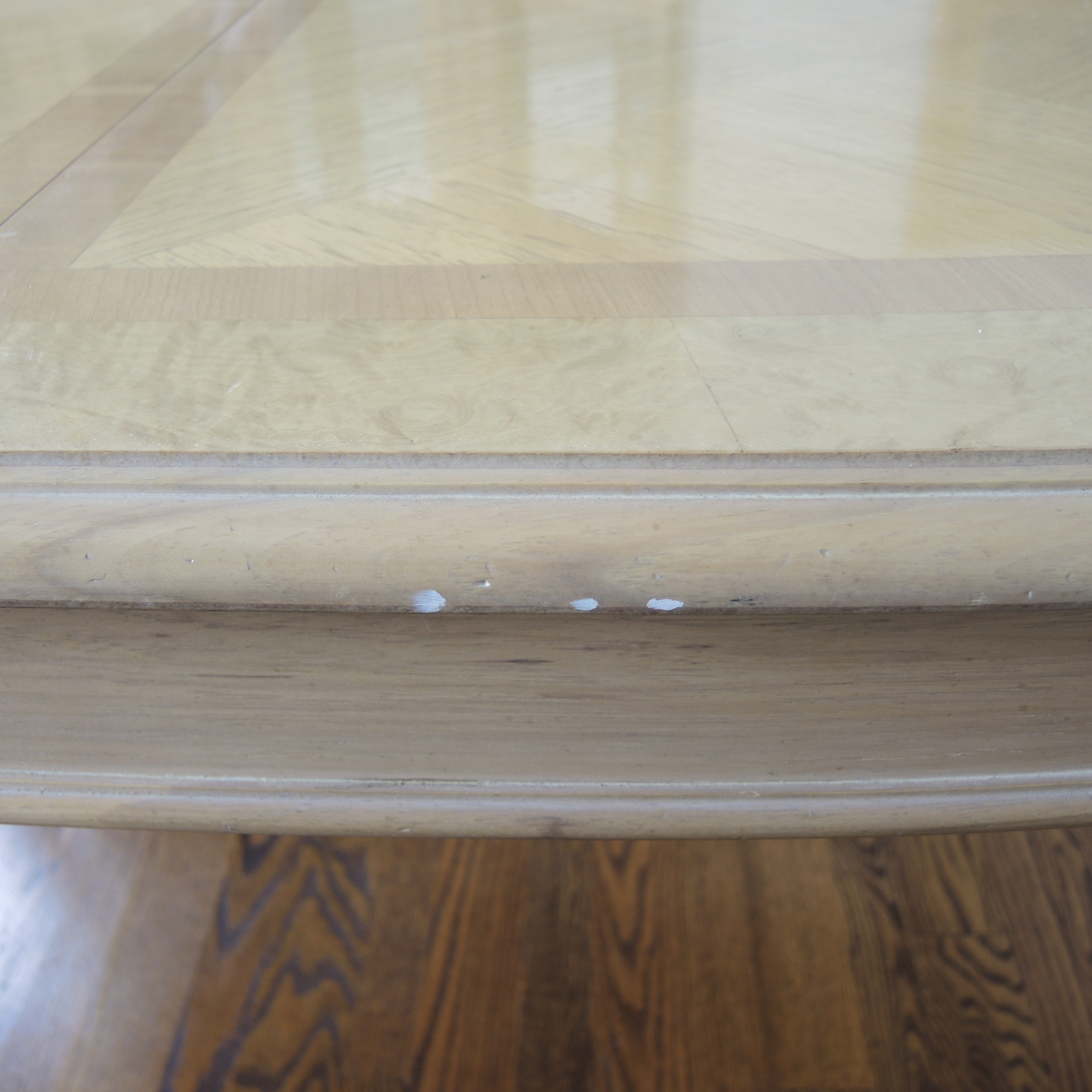 Thomasville French Provincial Style Dining Table and Six Chairs