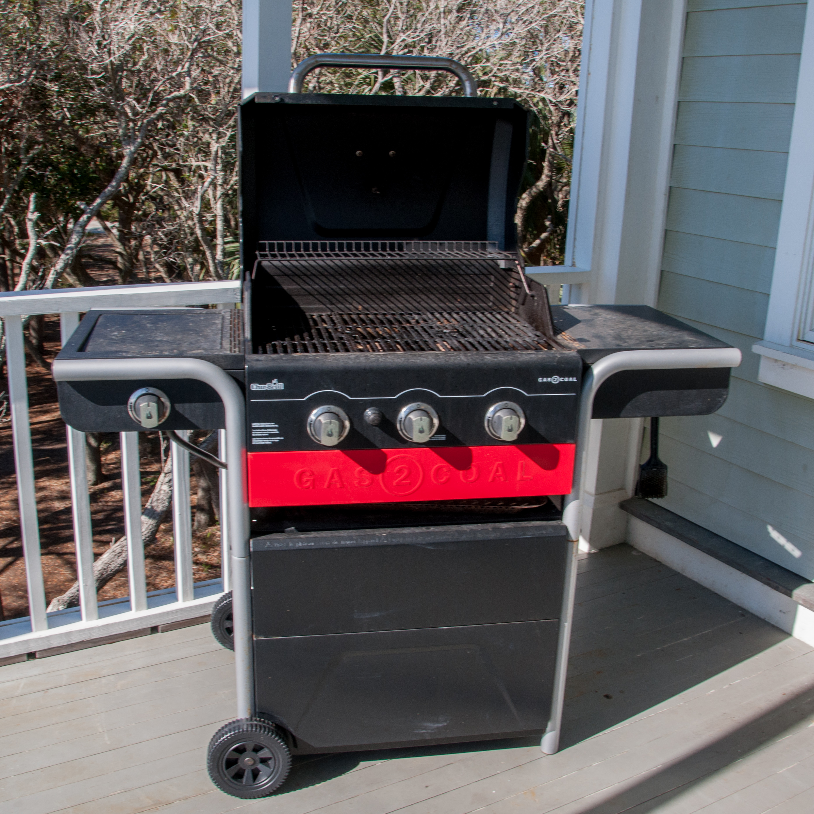 Char-Broil "Gas2Coal" Hybrid Grill