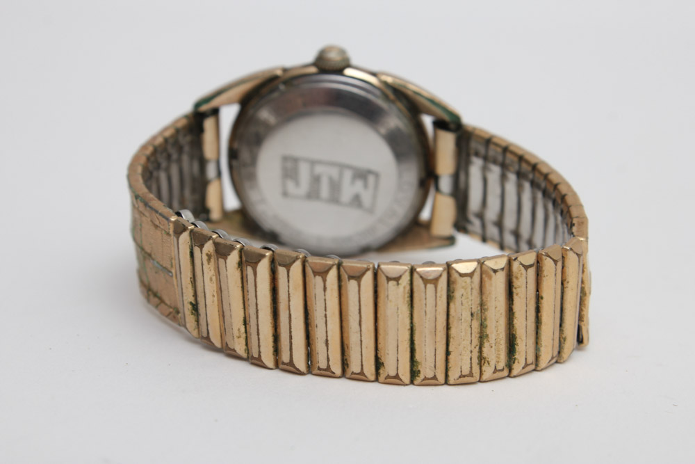 Man's Vintage Bulova 23 Jewel Self Winding Gold Tone Watch