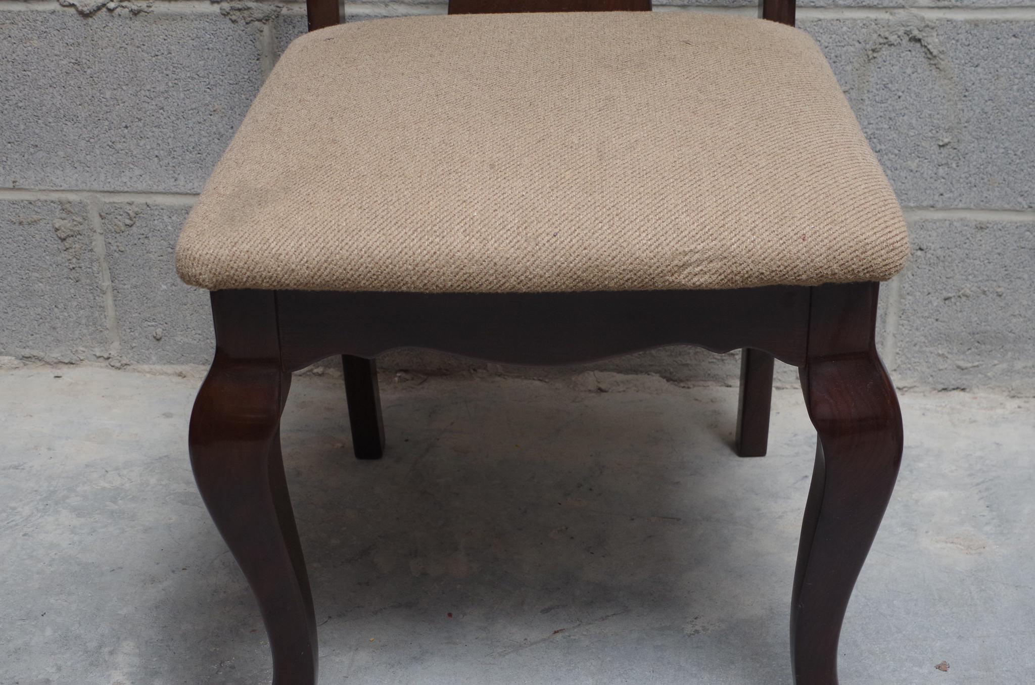 Queen Anne Style Oval Dining Table and Six Chairs