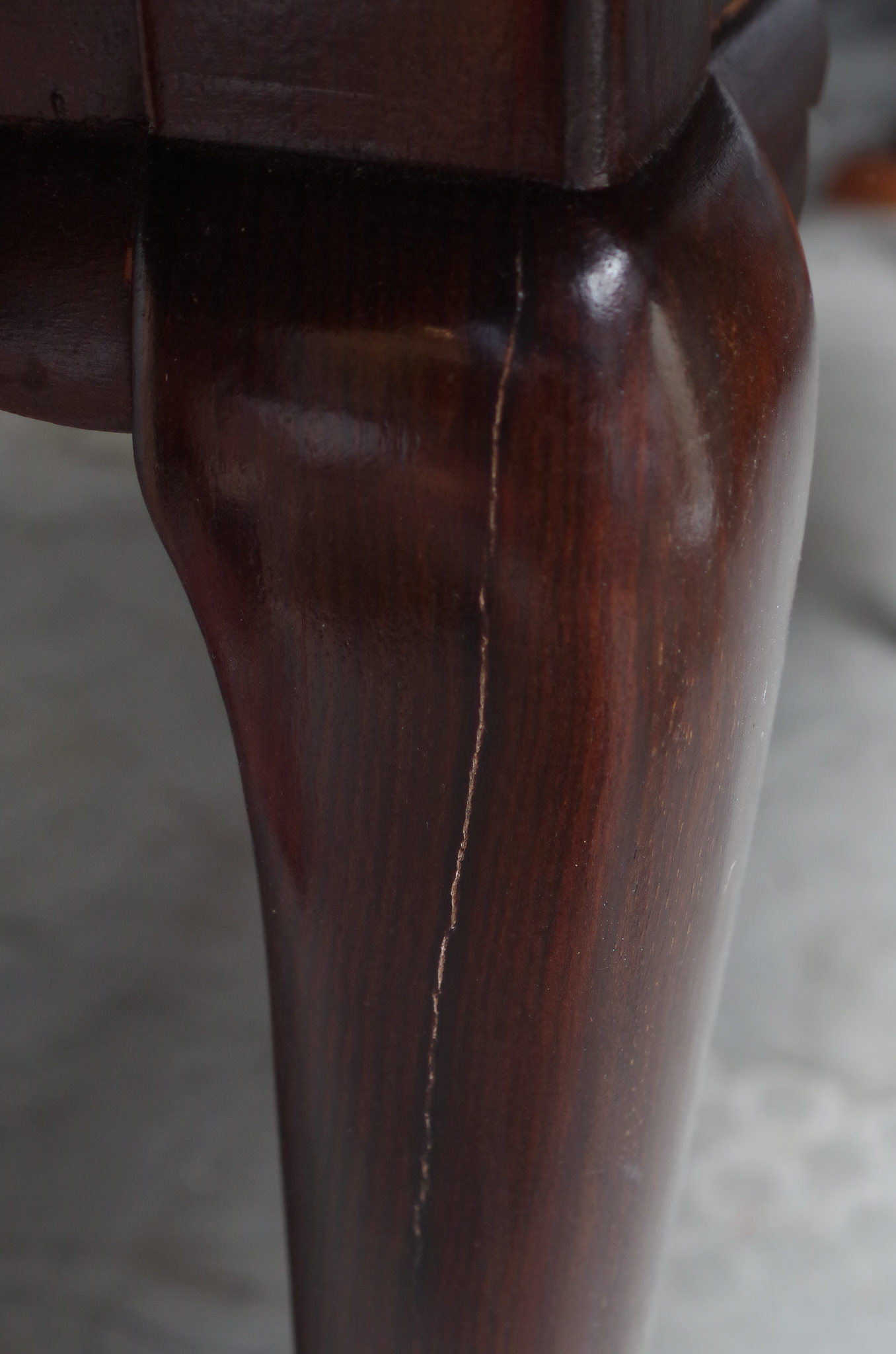 Queen Anne Style Oval Dining Table and Six Chairs