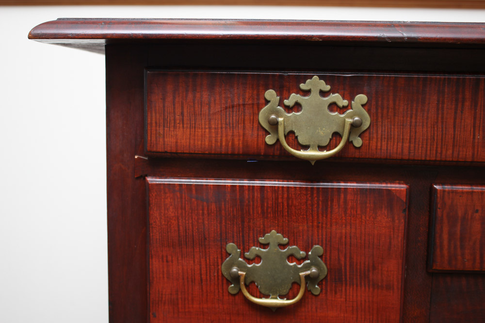 Mid 18th Century New England Queen Anne Dressing Table