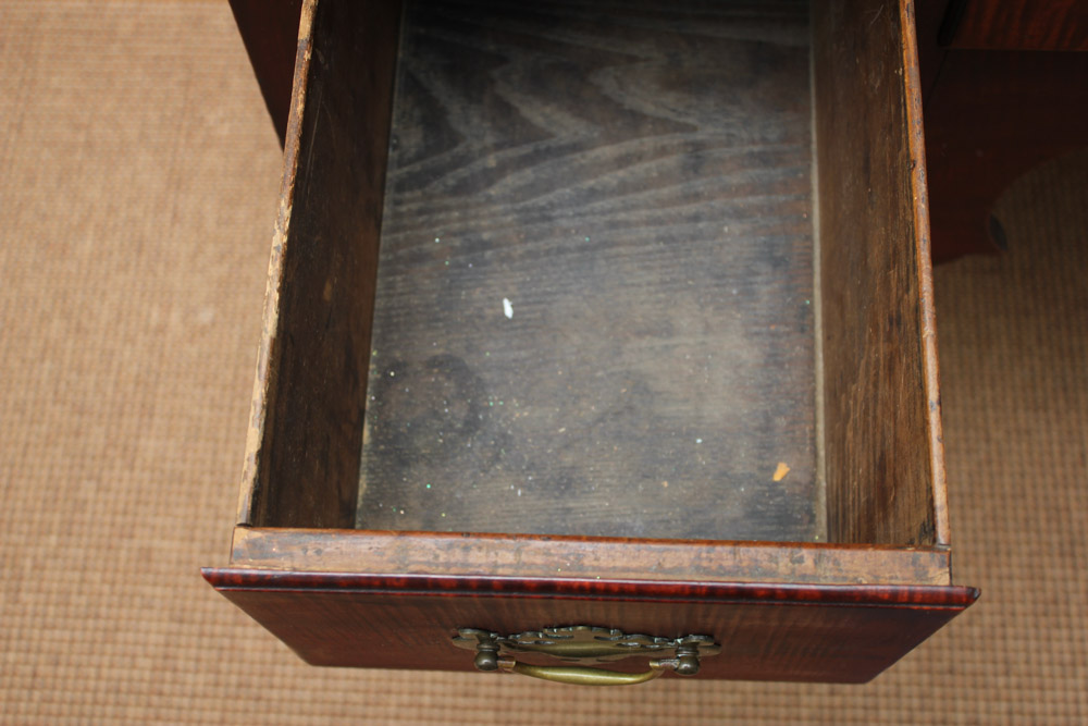 Mid 18th Century New England Queen Anne Dressing Table
