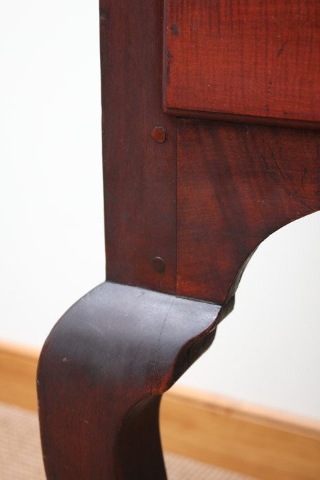 Mid 18th Century New England Queen Anne Dressing Table