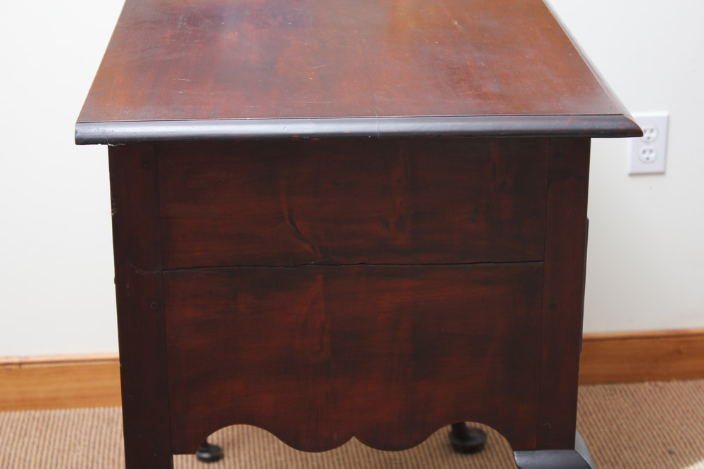 Mid 18th Century New England Queen Anne Dressing Table
