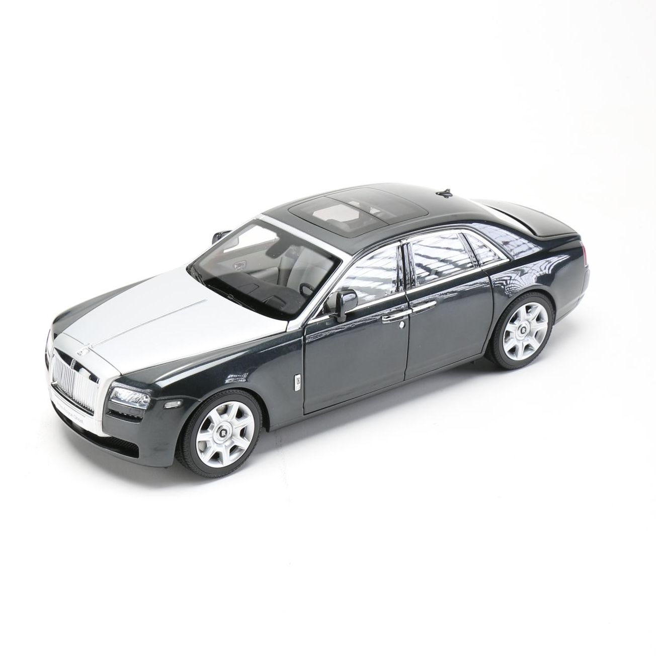 Kyosho Rolls-Royce "Ghost" Die-Cast Car
