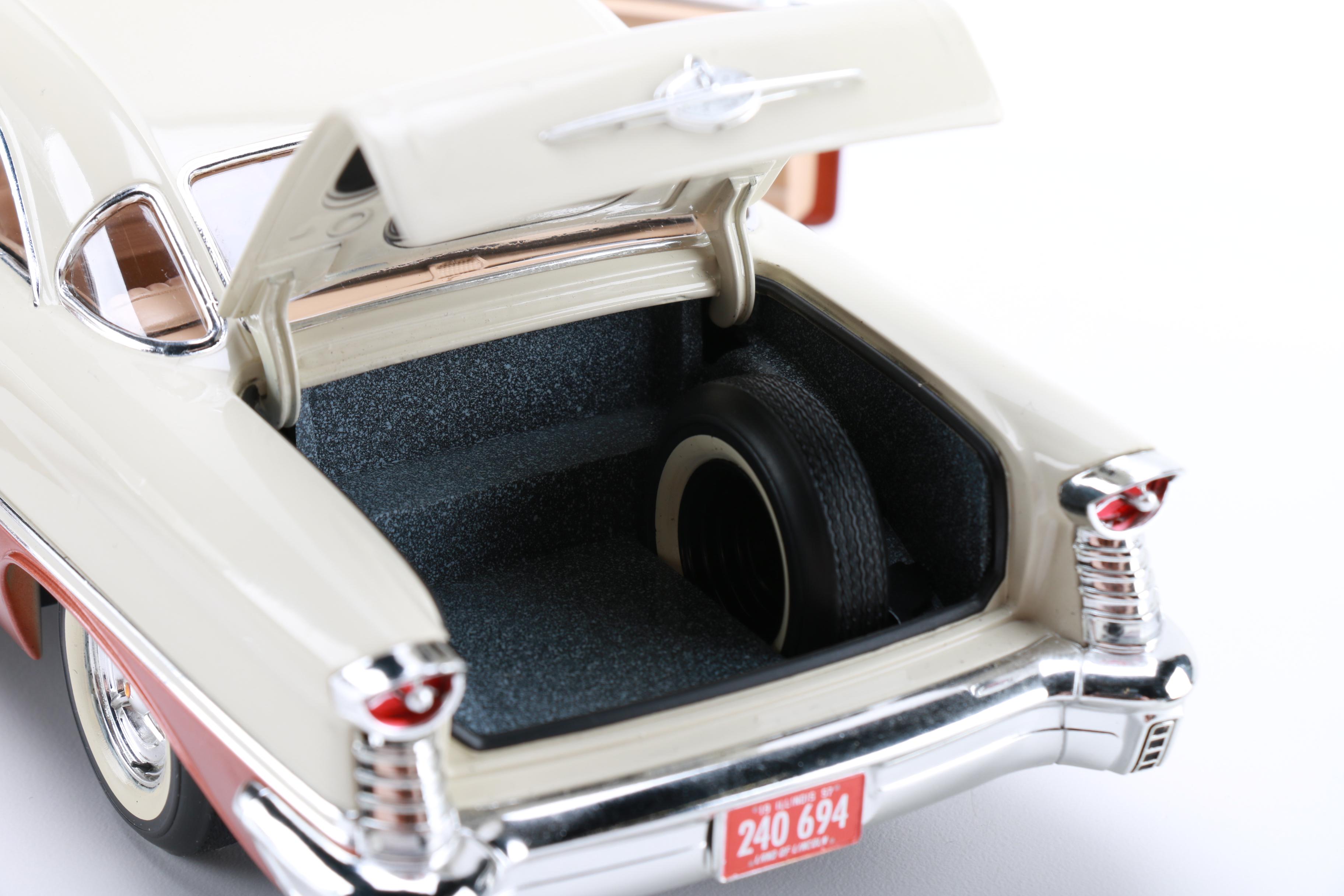 ERTL 1957 Oldsmobile Super 88 Die-Cast Cars